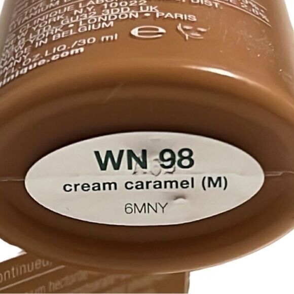 Clinique Even Better Evens‎ & Corrects SPF 15 Creme Caramel Makeup NIB - Picture 5 of 6